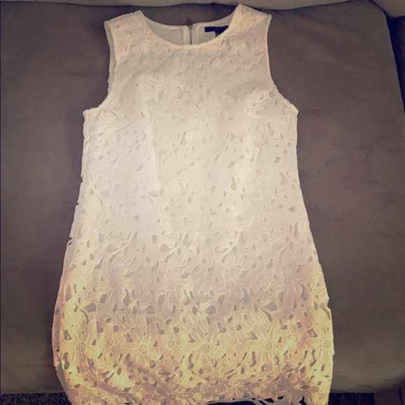 White fitted floral dress - Picture 1 of 1